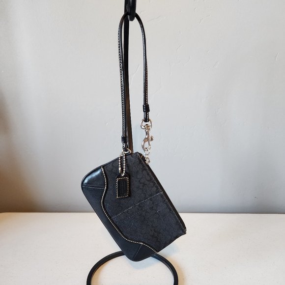 Coach Coin/Wristlet "EUC" - Picture 9 of 11